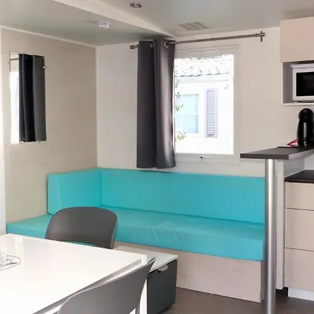 Tikayan Clau Mar Jo - Maeva 캠프장 봄레미모사